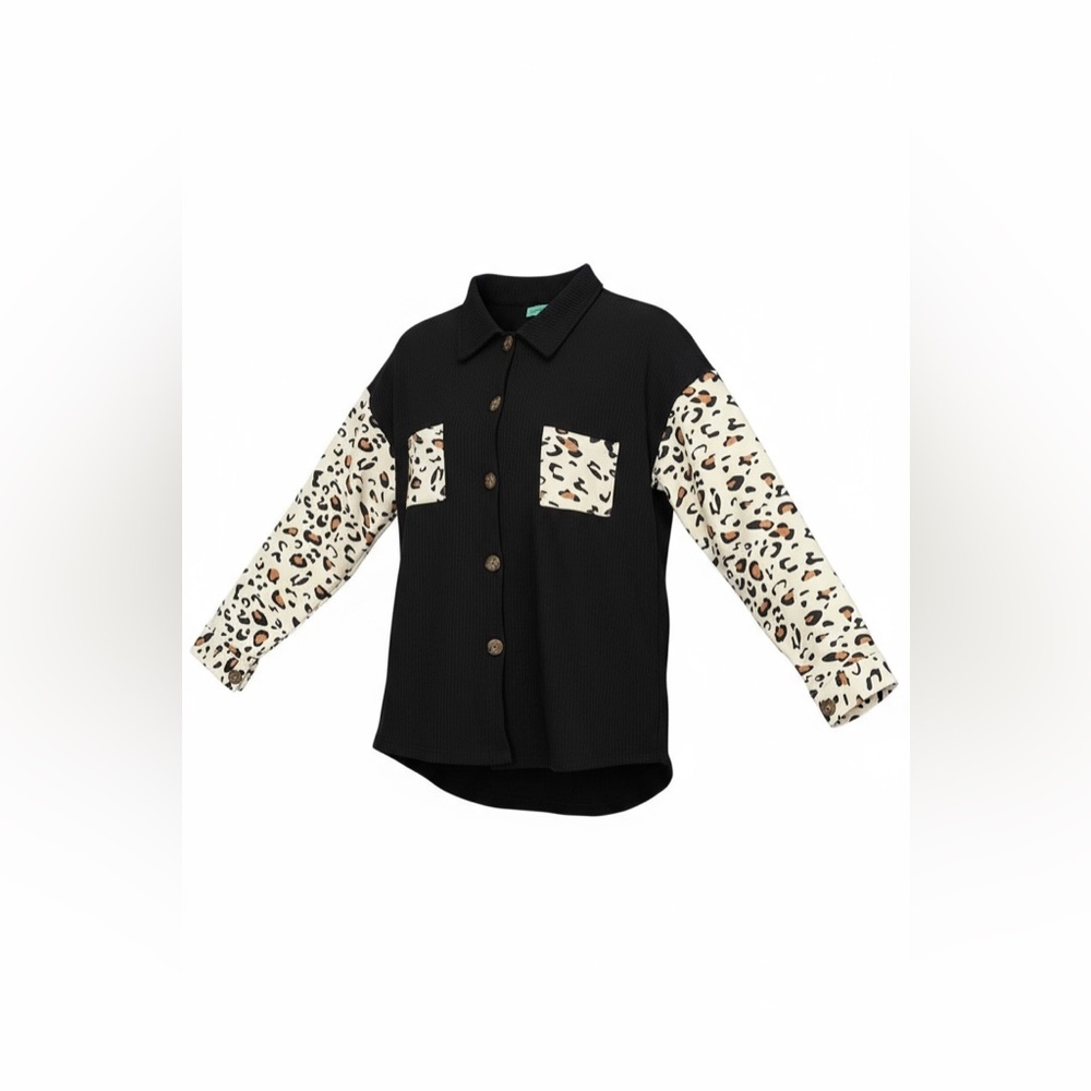 Sunshine & Rodeos Black and Leopard Print Button-Up Shirt
Size Medium